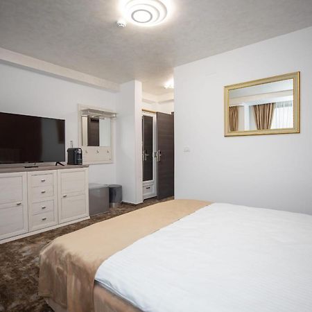 Hotel Del Ponte Targoviste Dış mekan fotoğraf