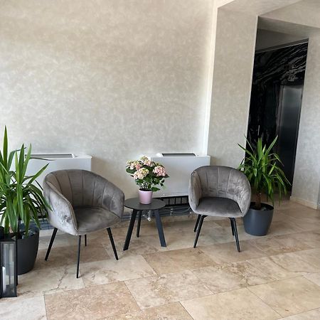 Hotel Del Ponte Targoviste Dış mekan fotoğraf