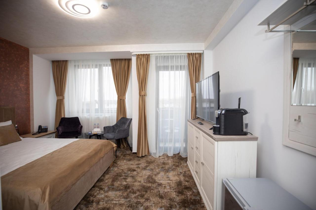 Hotel Del Ponte Targoviste Dış mekan fotoğraf