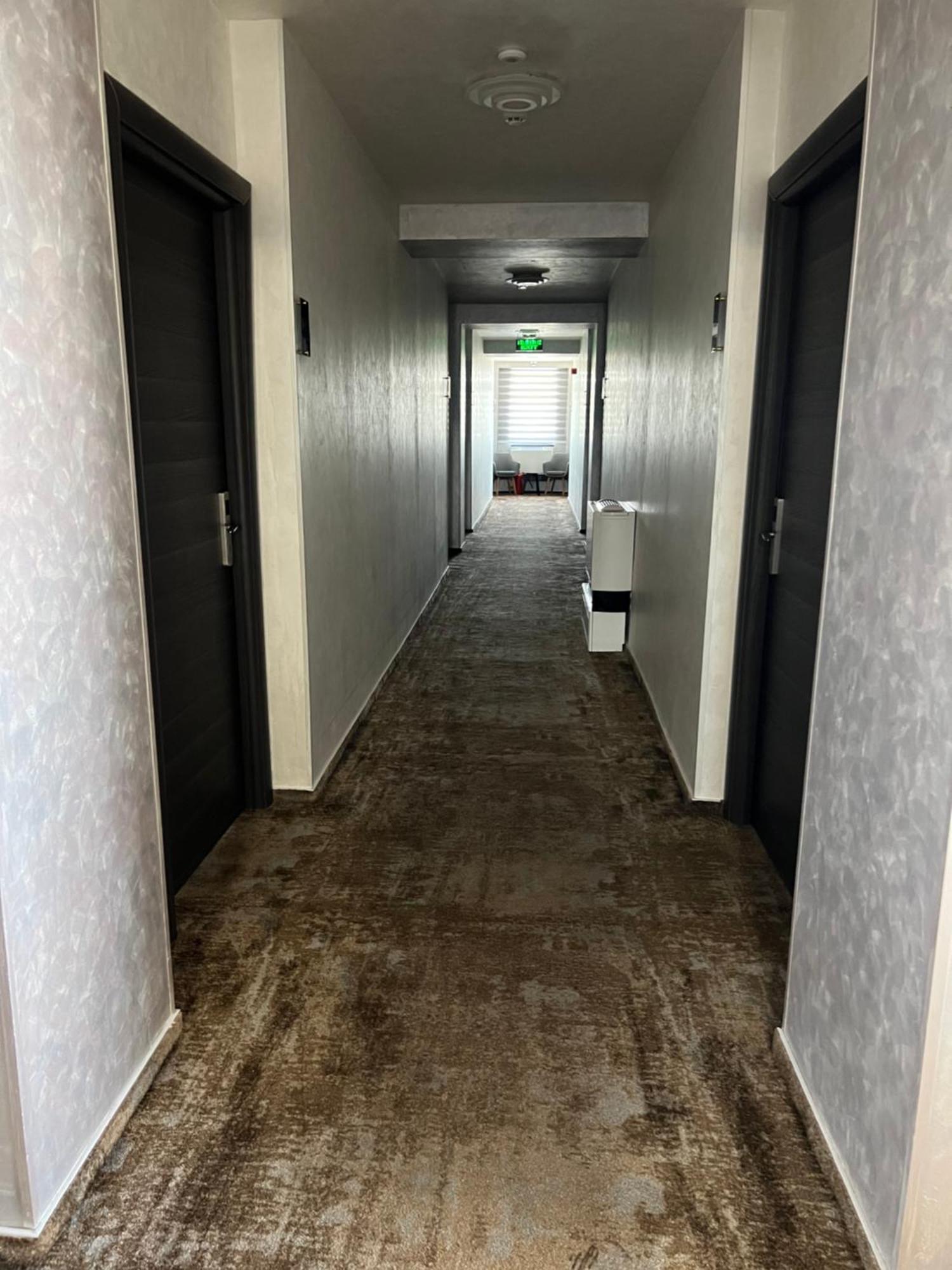 Hotel Del Ponte Targoviste Dış mekan fotoğraf